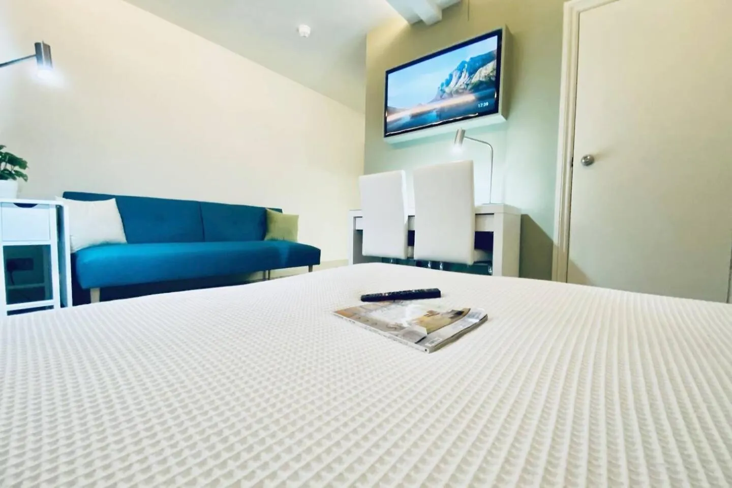 Apt 11 Seaside Serenity Chic Studio Steps To Beach Brighton United Kingdom