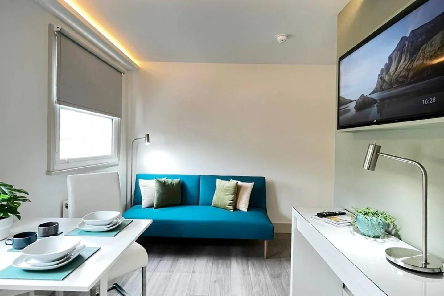 Apt 11 Seaside Serenity Chic Studio Steps To Beach Brighton Apartment